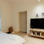 Commodus Ix Apartmán *
