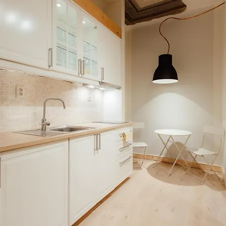 아파트 Commodus Ix *