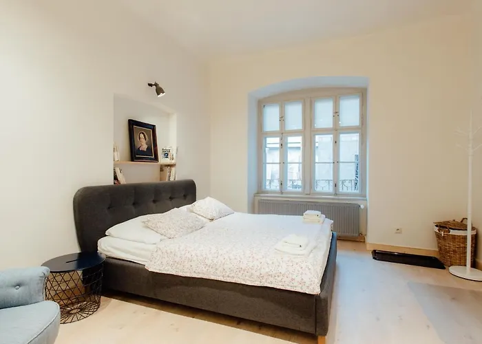 Commodus Ix Apartman *